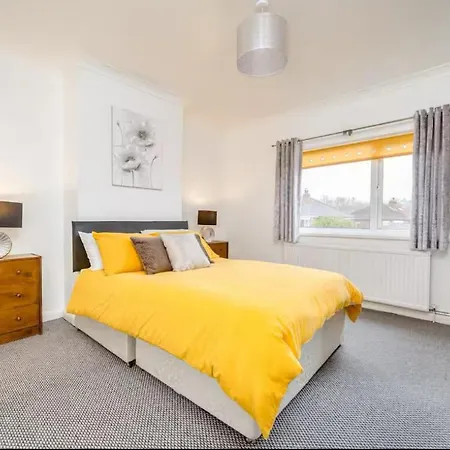Bethel House - 5 Bedroom House With Free Parking * Leeds (West Yorkshire)