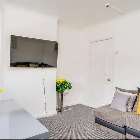 Apartment Bethel House - 5 Bedroom House With Free Parking