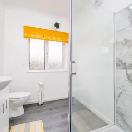 Bethel House - 5 Bedroom House With Free Parking Apartment Leeds (West Yorkshire)