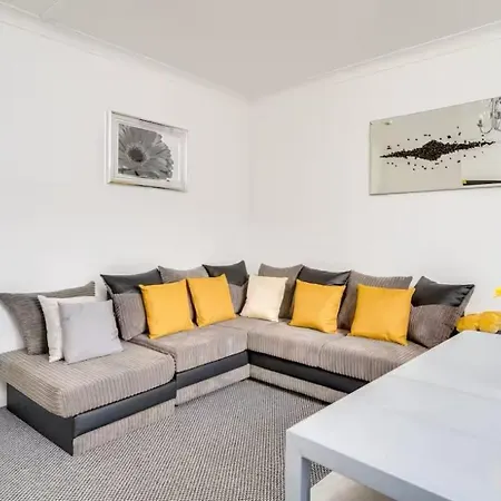 شقة Bethel House - 5 Bedroom House With Free Parking ليدز